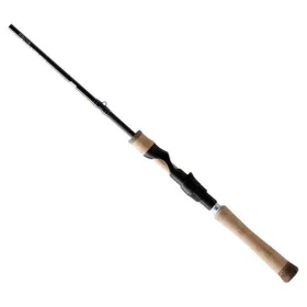   13Fishing Defy Silver Spin 8'2 2,49m M 10-30g  2r pergető bot (DSS82M2)